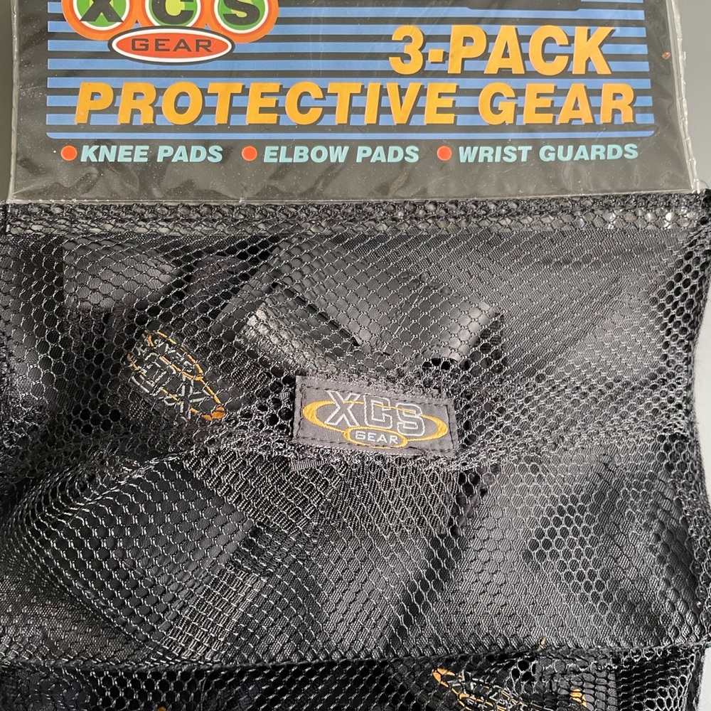 NWT XCS 3 pack protective gear